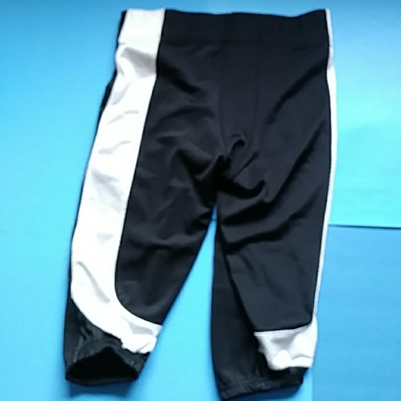 LIKE NEW NIKE FOOTBALL PANT - Picture 3 of 8
